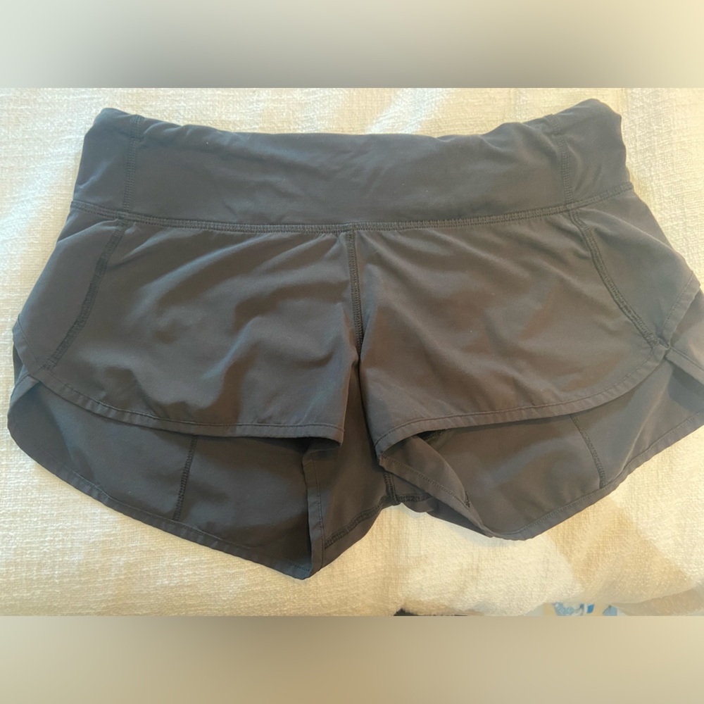 Lululemon black 2.5” speed up shorts